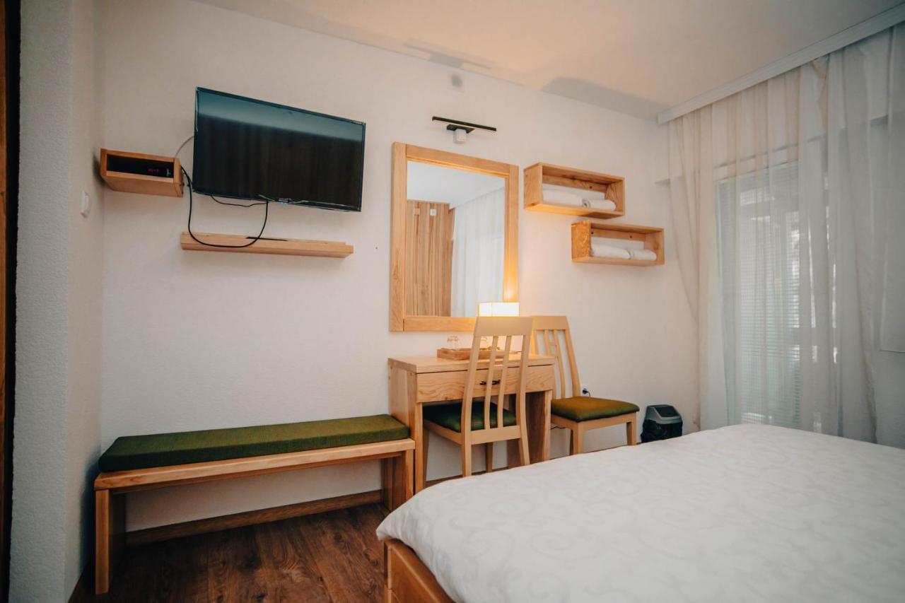 Restoran Sa Prenocistem Gornjak Krepoljin Eksteriør bilde
